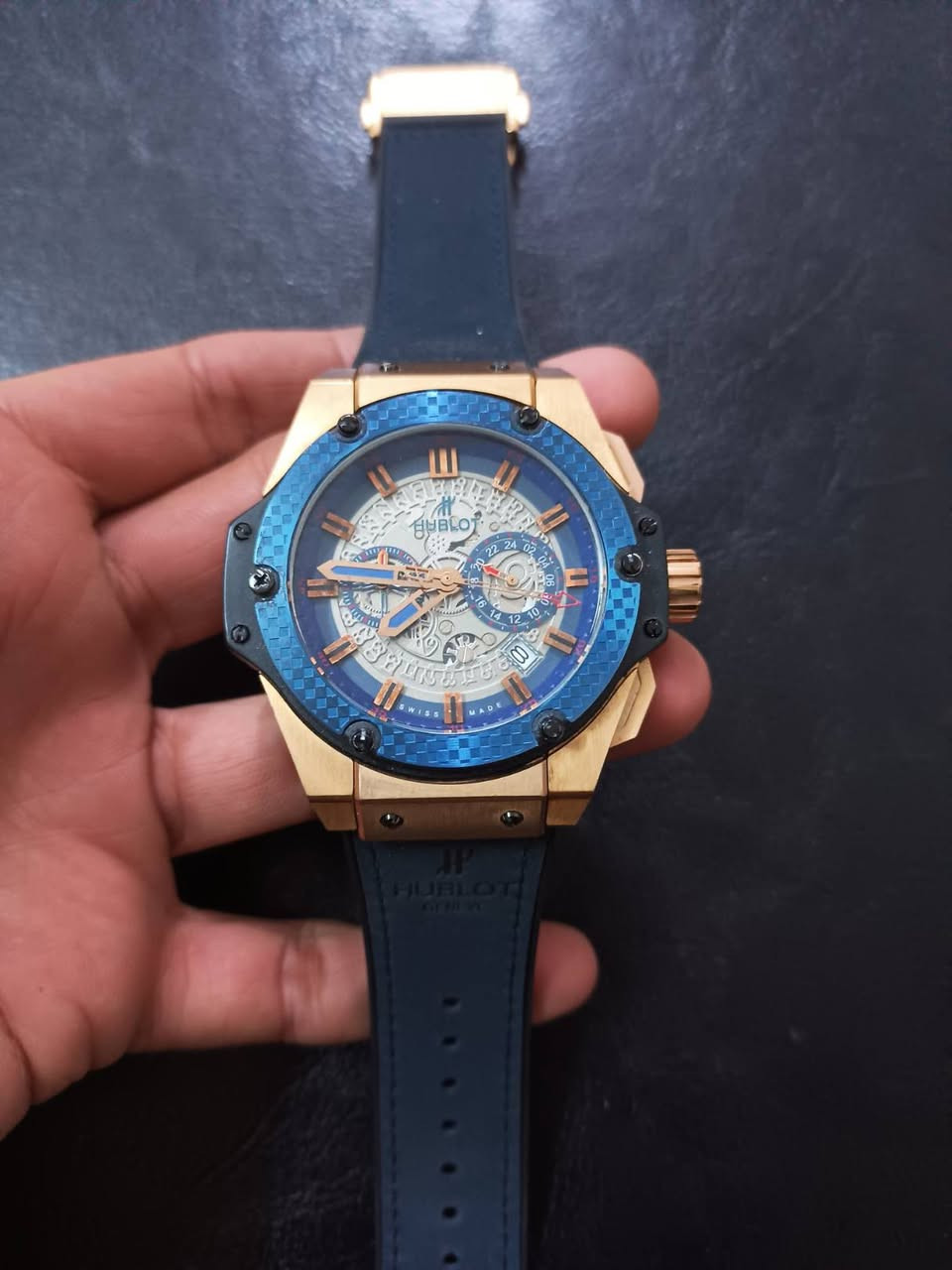 السلام عليكم
ساعة هابلوت 
القطر كبير 
قفل فراشة 
سناتر شغالة ستوب ووج 
نافذ شهري 
السعر 75
موجود توصيل


**إذا كنت صاحب هذا الإعلان وتريد حذفه لأي سبب، رجاءا أرسل رسالة إلى الدعم الفني**