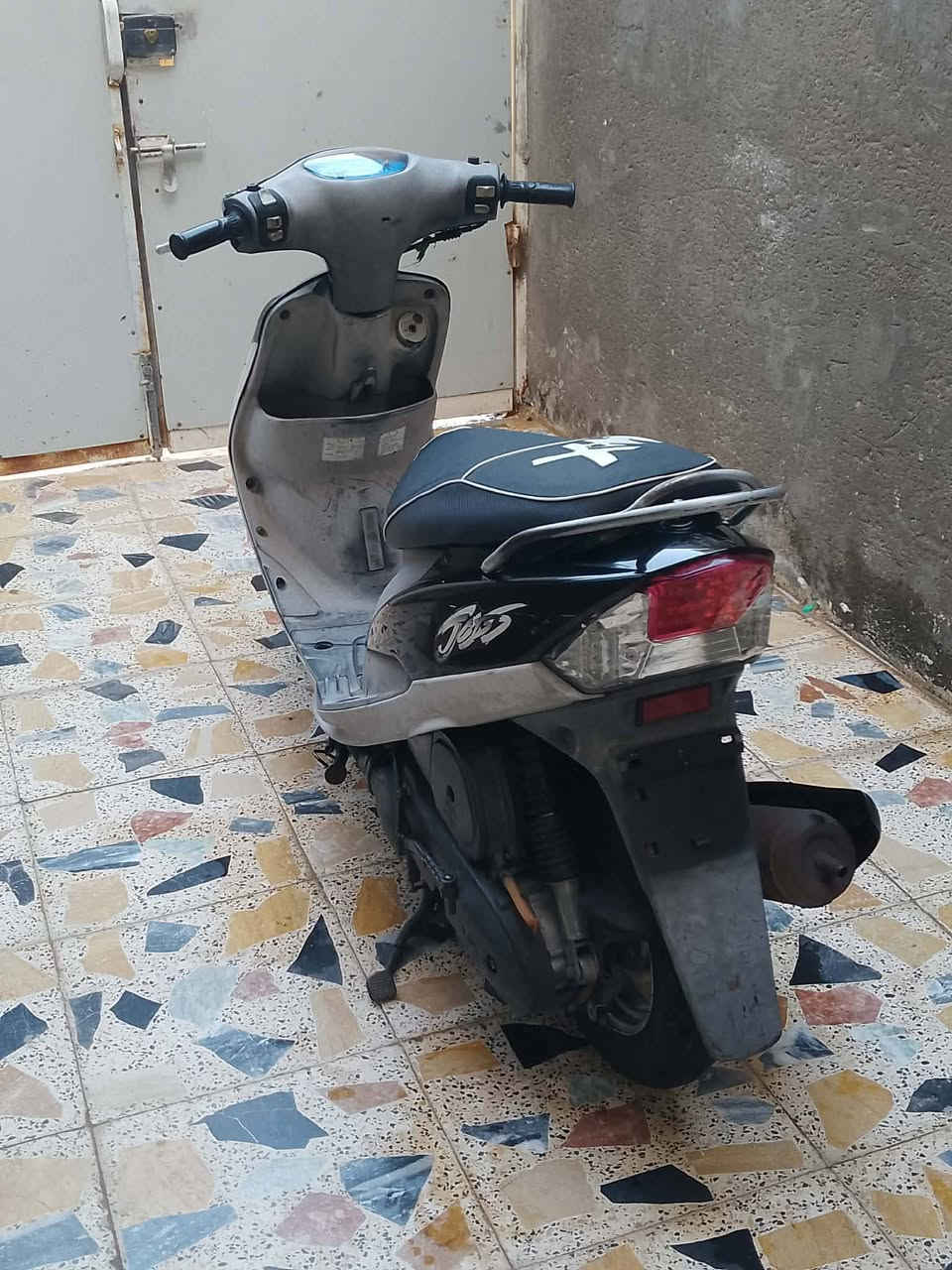 سلام عليكم دراجه حاويه لبيع صارله شهر من طالعه سعر خاص وهاذه رقمي ‏‪0780 012 0738‬‏
