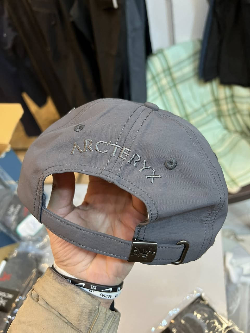 arcteryx
model_2021  vetnam


**إذا كنت صاحب هذا الإعلان وتريد حذفه لأي سبب، رجاءا أرسل رسالة إلى الدعم الفني**