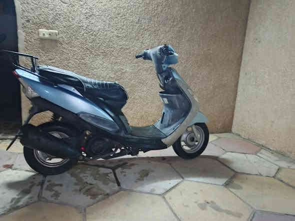 سلام عليكم للبيع ماكس منغولي 120 درجة بلاديه على  وضع شركة منفيس موجود سلف وهندر كهربائيات كلها شغاله جاهزة من كلشي كيج بانزين شغال كيج سرعه شغال  
مكاني بغداد التاجي يم جسر مصابيح السعر450وبيه مجال *********** واتساب
