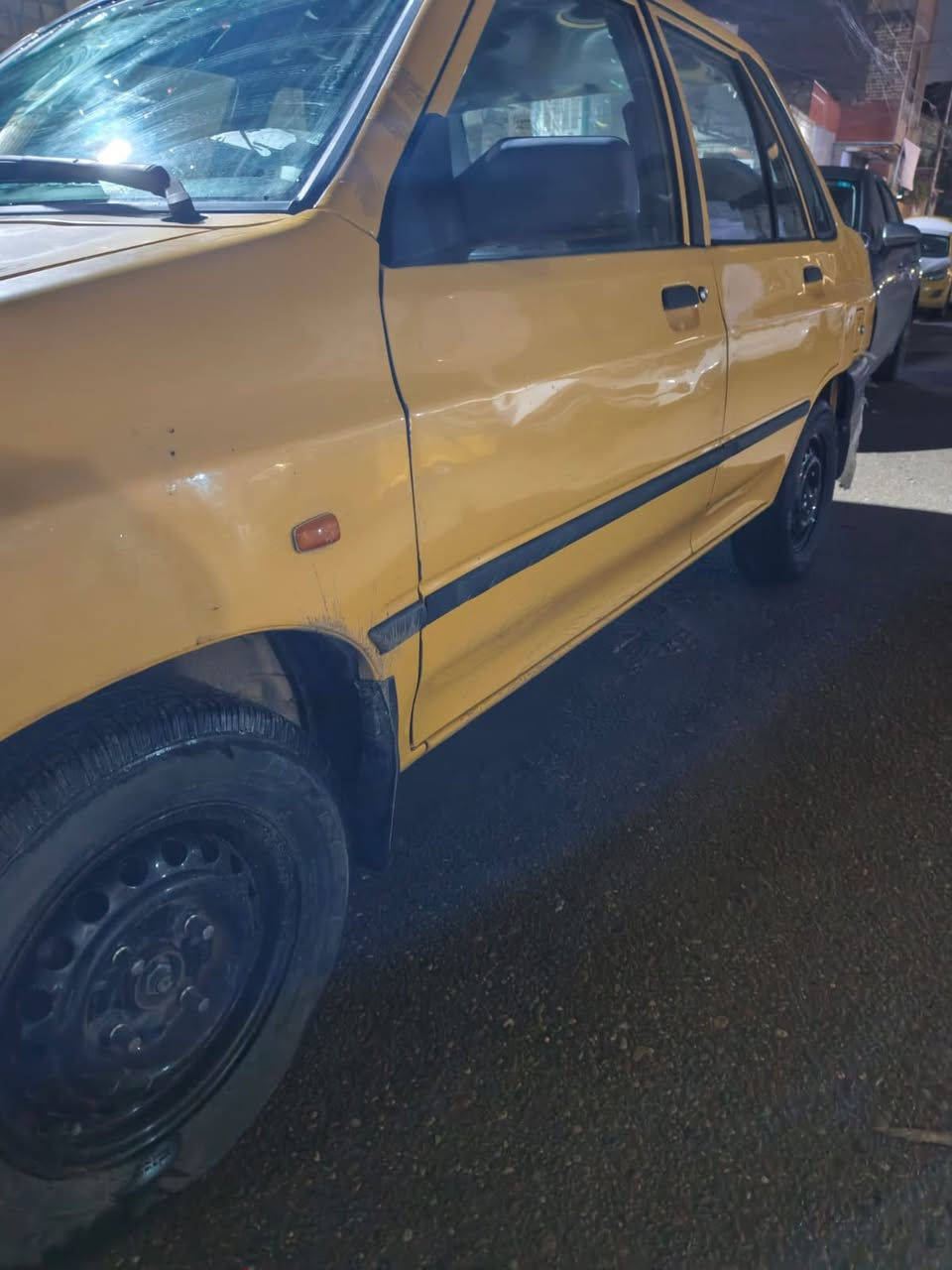 سياره سايبه 2011نفخ مابيهه صبغ سياره بلاديه
محرك خير من الله تبريد شغال كلهه شغاله 

رقم نكليزي صار سبوع من محولهه سعر ٢٩وبيهه مجال حك جيه رقم 📞 ***********
