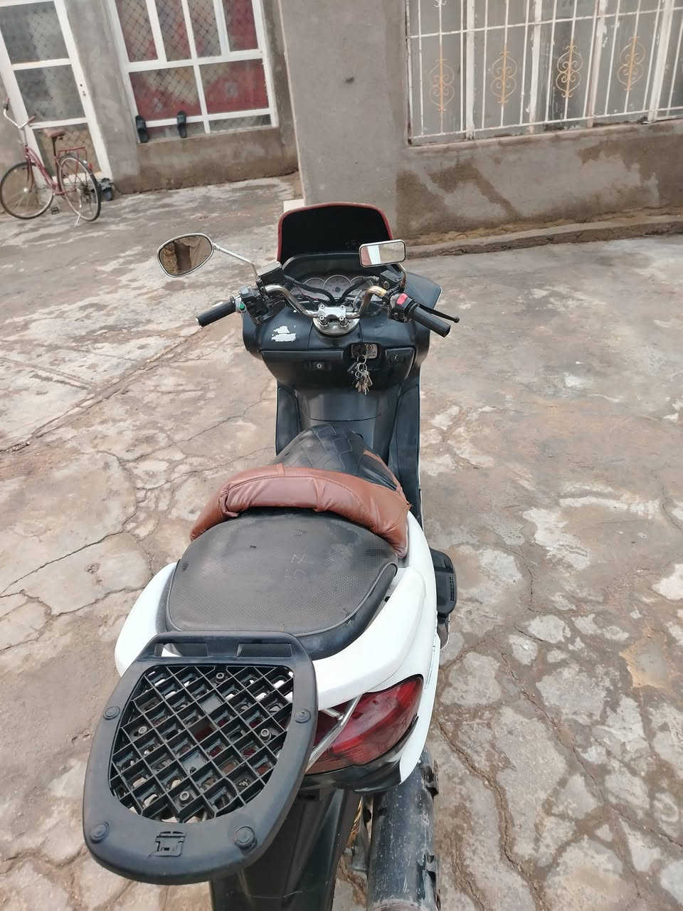 السلام عليكم دراجه ماجسته للبيع
محرك250 كهربائيّات شغاله 
مي زيتي 
حماوه ثابته
شلعه معدل 
سعر 550بيهه مجال 
كربلاء طوريج ام روايه  
***********واتساب فقط
