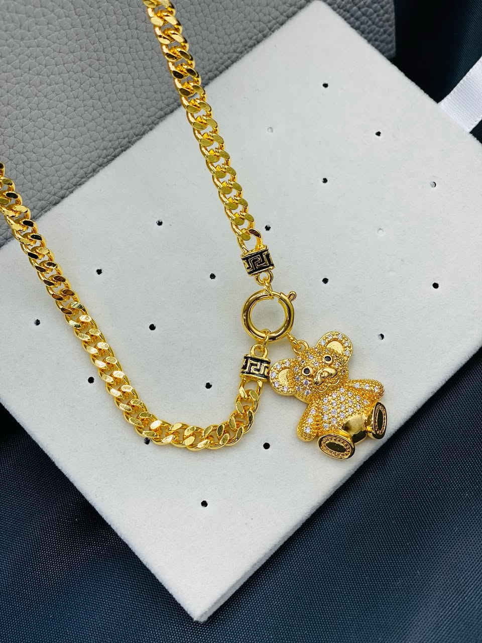 كلادة كارتير
أناقة بسيطة… لكن تخطف الأنظار 😍
منو يحب هالستايل؟ 💛
#كارتير
#اكسسوارات
#ترند
#اكسبلور
#girly


**إذا كنت صاحب هذا الإعلان وتريد حذفه لأي سبب، رجاءا أرسل رسالة إلى الدعم الفني**