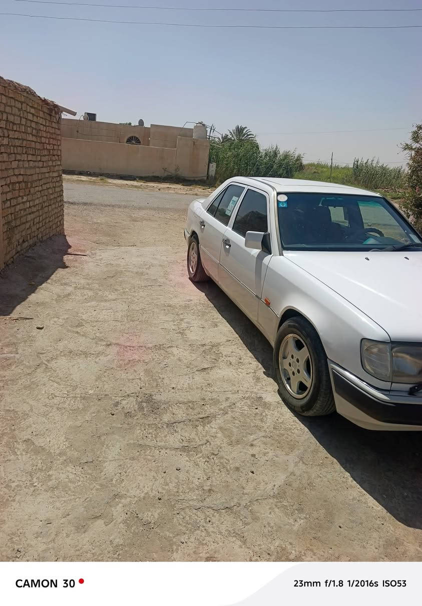 سلام عليكم سياره مارسدس دب اللبيع موديل ٩٠ رقم بغداد نكليزي تحويل تبريد شقال بيه مكينه٣٠٠٠ فيفيتي قواعد طاكات سياره جاهزه بكاني رفاعي السعر ٥٢وبيه مجال الموسيقى شراي رجان لا يمكن الرقم*********** موجود واتساب
