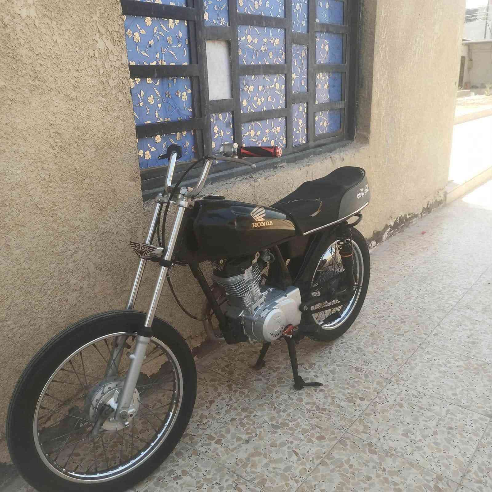 السلام عليكم دراجه ايراني للبيع الدراجه نضيفه ومكينه مامفتوحه سعره 550 وبيه مجال والاستفسار خاص *********** متوفر شريحه وماسنجر
