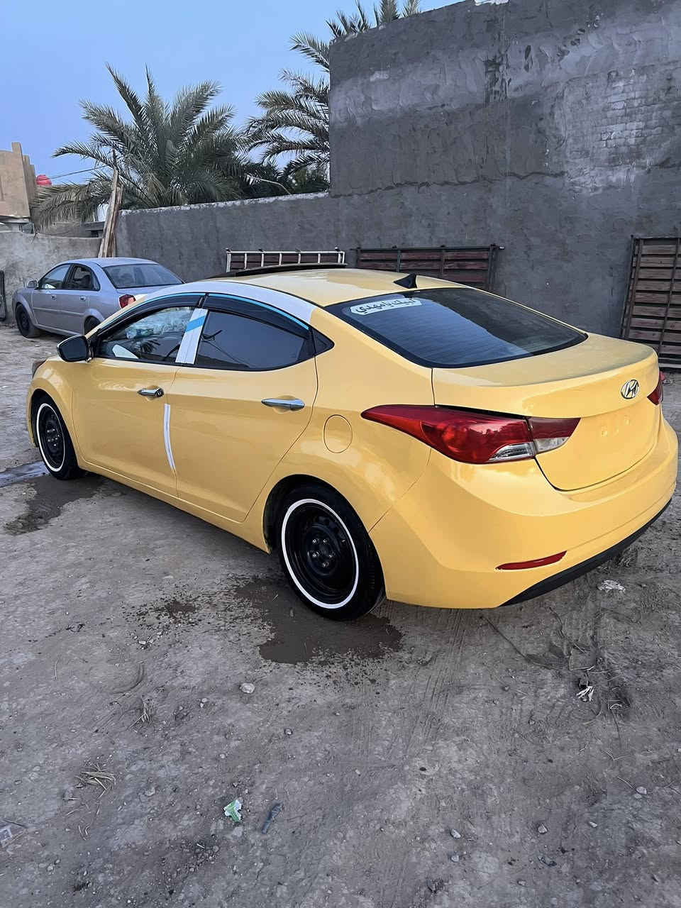 سلام عليكم لنتره مديل ١٣ سياره جاهزه من كلشي أمريكيه بيه جاملغ خلفي سعر ٨٧ويبه مجال مكان طوريج بيع ومراوس تصال فقط ***********
