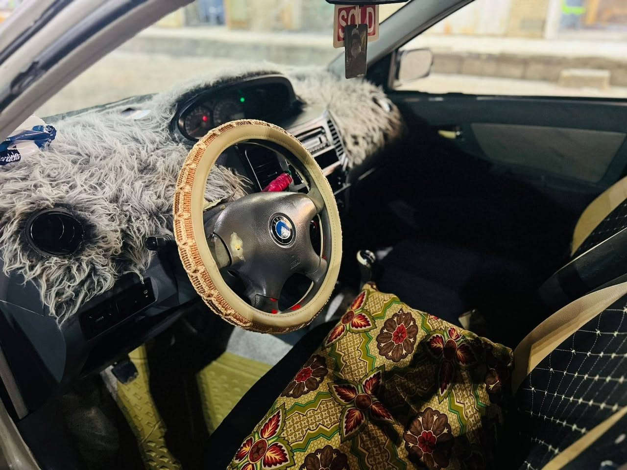 السلام عليكم سياره جلي ام كي موديل2012 مكينه كورولا1600 كير عادي رقم نكليزي كير ومكينه خير من الله لا تنقيص ولا تبخير تخم تاير حداديه زينه كهربائيات كلها شغاله تبريد عوزه غاز السعر30وبيها مجال للأستفسار*********** ناصرية, ذي قار
