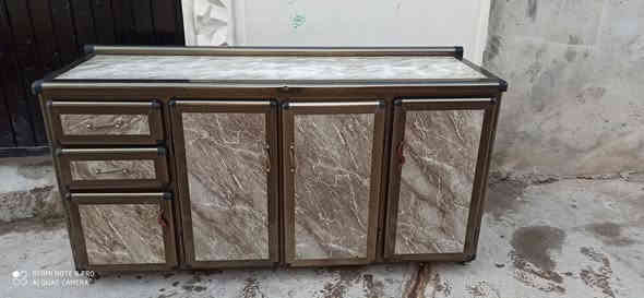 للبيع كاونتر أرضي شغل ثقيل نظافة 90% طولها متر و70 السعر 110 بي مجال مكان موصل رشيدية 
الرقم كورك ***********
اسيا ***********
