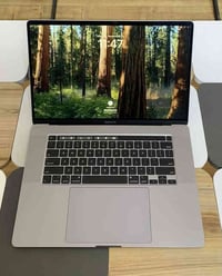 MacBook Pro  2019 16 انش  2T رام 32 كارت 4 كيبورد عربي استخدام قليل جد...