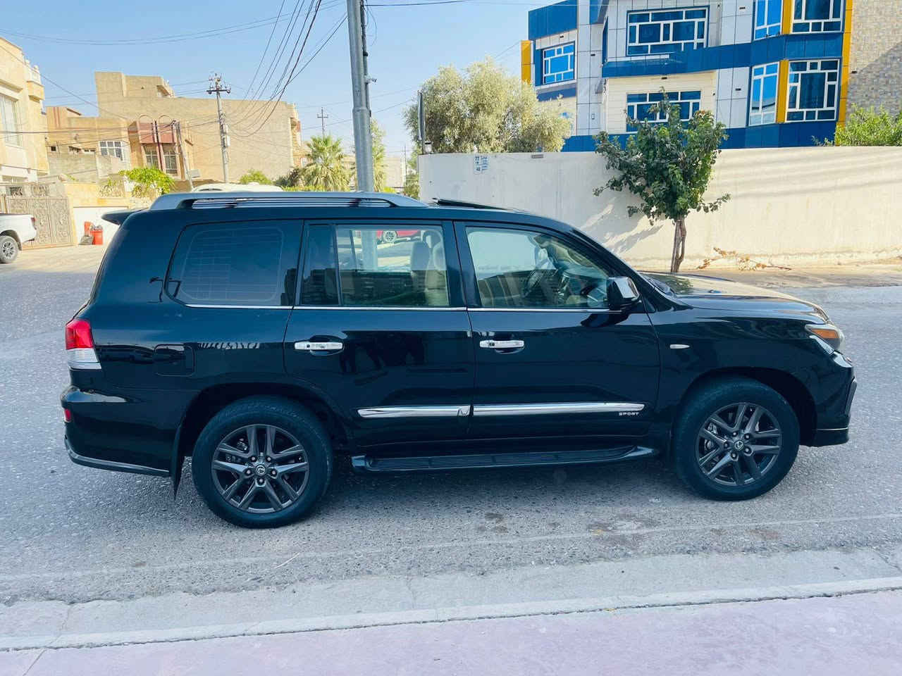 لكزز موديل 2011 بيها قطعتين صبغ وبيها تصليح بل لغد السعر 275 الاستفسار ***********
