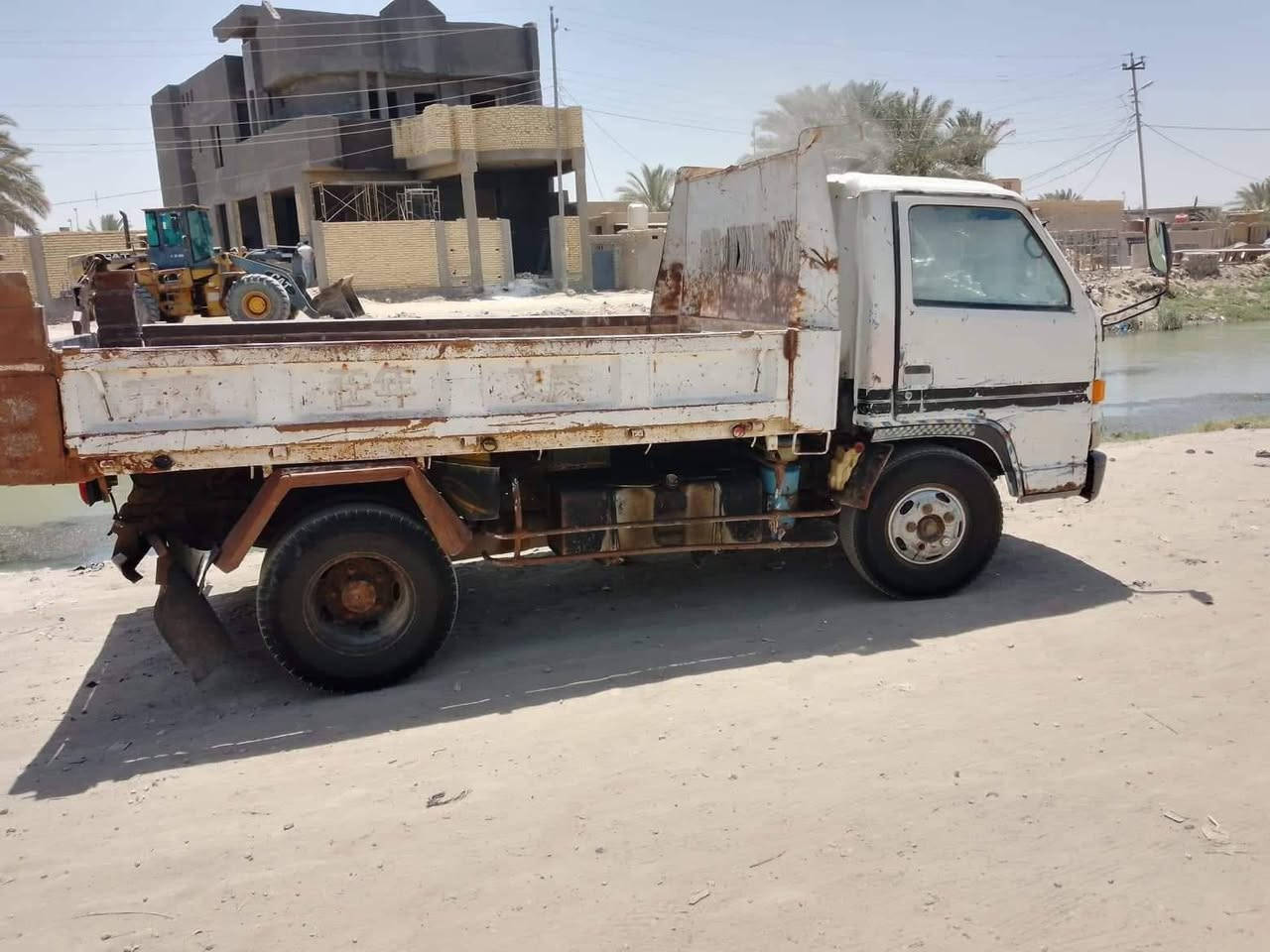 للبيع ازوزة مديل1992رقم واسط  الماني السعر65ورقة***********
