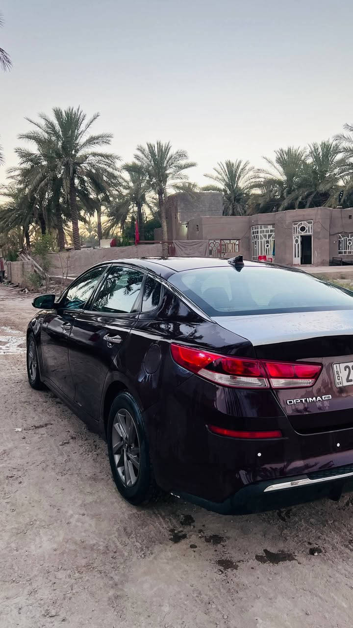 السلام عليكم
اوبتيما 2020

وارد امريكي مكينه 2400 

لون كرزي السياره نضيفه و على ايد جناي فول عدا الفتحه 

تخم تاير جديد دوشمه جديده 

بيها 3 قطع صبغ 

رقم اربيل سنويه لل31

السعر 110 و بيها مجال بسيط

الرقم ***********
