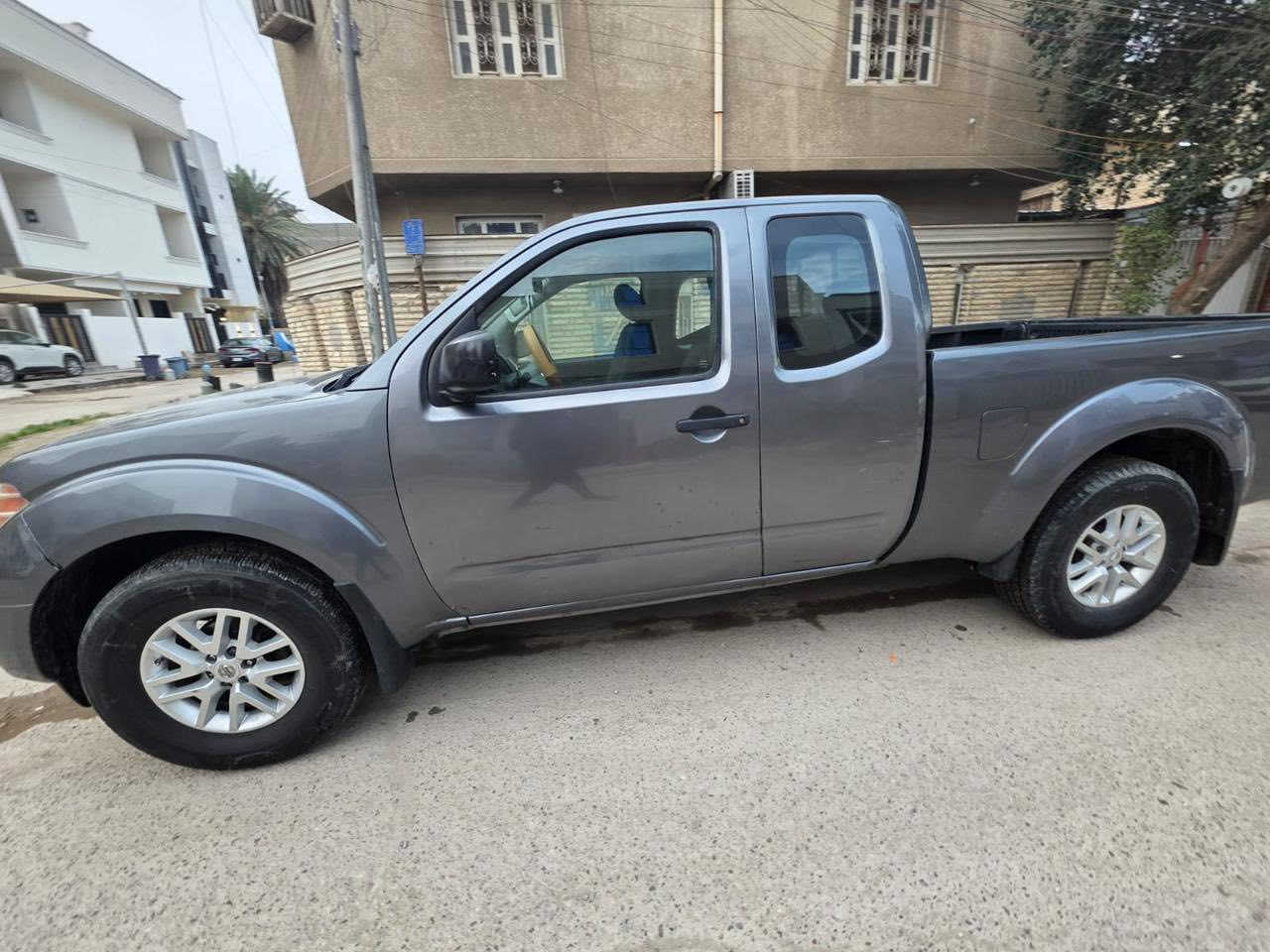 للبيع نيسان فورنتيرا قمارة وربع 🚘 وارد أمريكي 

🔹 موديل 2018
🔹 وارد أمريكي
🔹 ماشية 65 ألف
🔹 محرك 130
🔹 قمارة وربع

ملاحظة: السيارة بيها ضربة جاملغ وبنيد فقط.
الميكانيك جيد والسيارة تمشي وما بيها مشاكل تشغيل.

السعر: اتصال بل رقم
المكان: البلديات
للاستفسار:
+964 770 186 3739
+964 782 883 6488
