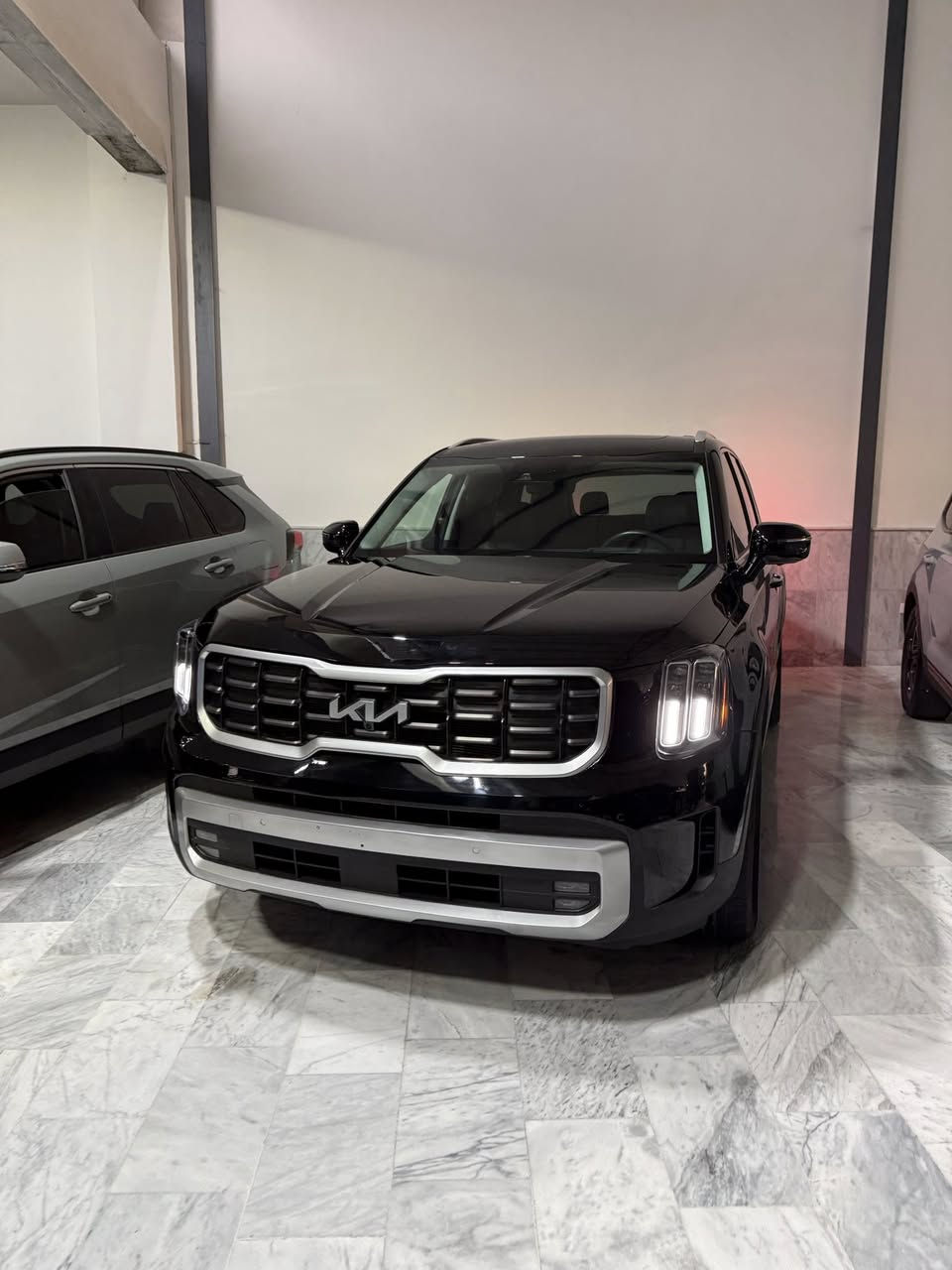 2023 من فئة SX Prestige تيلورايد 

فول مواصفات 
رادار امامي خلفي 
نقط عمياء 
فتحه سقف 
فور ويل 
داتا شو 
كامرات 360 درجه 
سقف شامو 
كشنات هيتر وتبريد 
كشنات خلفيه VIP
خزن ميموري للكشنات 
صندوك كهرباء 
بردات جانبيه 
وضعيات القياده ايكو نورمال  سبورت 
ووضعيات الفور ويل  صخور ورمال وطين 
اوتو هولد  ونزول منحدرات 

وباقي المواصفات 

الضرر مثل ماوضح بالصوره ضرر بسيط 
البنيد صبغ  
ارباك ستيرن سستم شركه

السعر 290$ ومجال بسيط ( بسيط)

مكان دهوك     ***********
