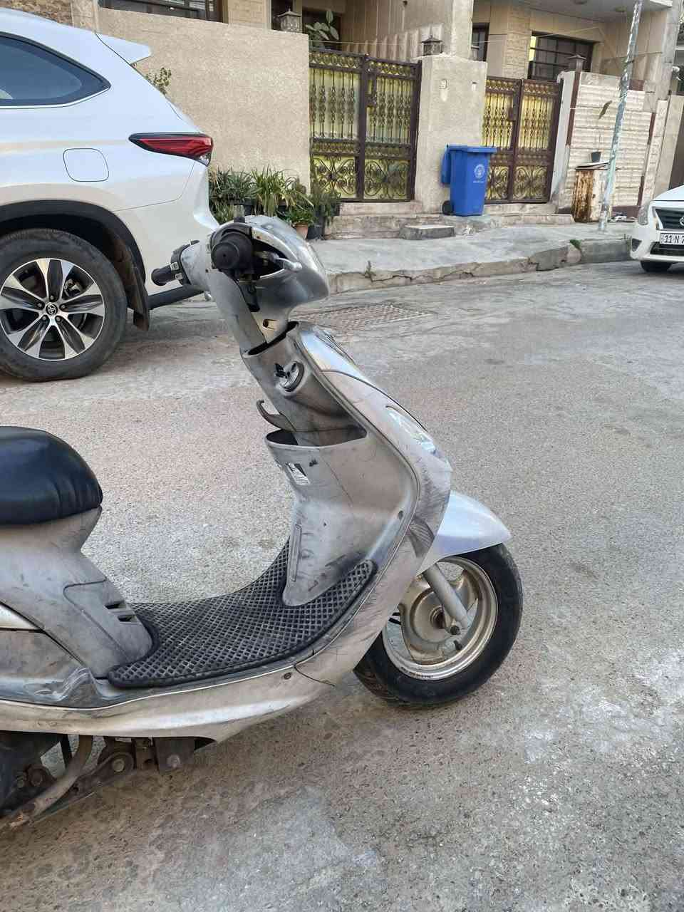 ماكس منغولي دراجه مال رمبه 
نقصها بس سلف 
مكينه مكفوله 
مكاني بغداد العطيفيه
***********
