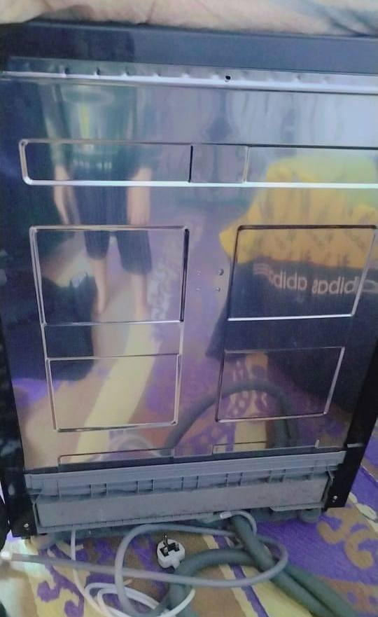 غساله صحون للبيع مستعمل قليل جدا 
للاستفسار ***********
