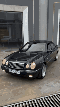 صلوا على محمد
للبيع

Mercedes-Benz
1997 -Avantgarde
افنگارد 
محرك V المرغوب ثمانيه سلندر اصل
كيرD4 وشغال 
نضام سبورت شغال  

1-سلايت جام طكتين
2- اشاير مرايات +تحكم كهرباء 
3- داخل جلد بالكامل 2000
4-ابواب كارتير +صاج 2000
5- مقاعد2000 
6- مقاعد كهرباء +خزن+تدفئة 
7- تحكمات ستيرن 
8- مثبت سرعه
9- تكوات خلفية قلاب 
10- بصمه
11- تبريد بيانو 
12- حساسات خلفيه شغاله 
13- مرايات شفط
14- برده خلفيه +شادلها بردات اصليات مالتها قطري 
15- سقف اسود 
16- ترايش كروم اصلي 
17- عليها ويل AMG تو سايز 

تدفئة شغال تبريد شغال

محرك شرط درجة اولى
كير درجة اولى 

السياره بدون اي نقوصات واحلا من الصور 

صبغ عام للجمالية فقط بدون اي ضربه

السياره باسمي رقم بغداد جديد
سنوية 2032 
هزه وفحص جديد

شرط التحويل والوكال

المكان (نينوى)

السعر (125) وبيها مجال خابر وتدلل

***********
***********
