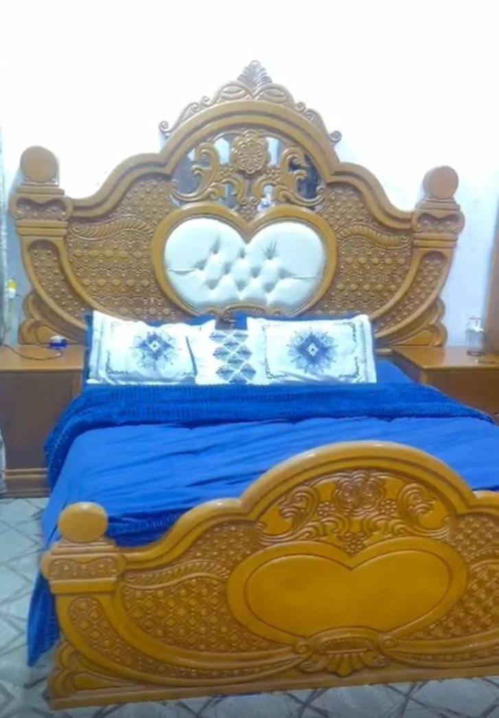 غرفه نوم صاج عراقي تسكام نظيفه ب مليون  وبيه مجال النجف ***********
