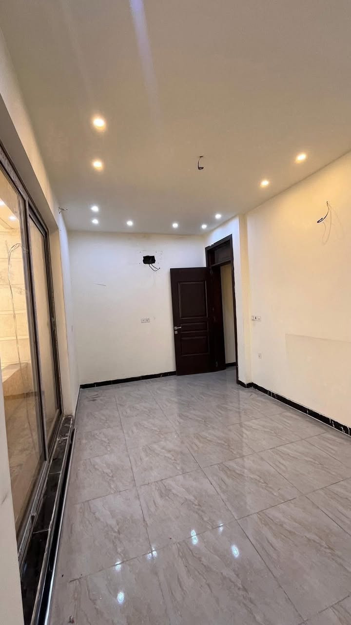 للإيجار في السيديه  📍***********
(مطلوب موضف شرط )

بيت طابقين (مساحه 50م)(نضيف جداً زيرو) ⚜️

يحتوي على مدخلين و صاله ومطبخ وخدمات صحيه بكل طابق و غرفتين نوم (وحده سويت) ⚜️

الموقع : السيديه - قرب شارع النخيل

الأيجار : 850 الف قفل 

_______________________________________

او الأستفسار ع الارقام ادناه 📞↘️↘️ (متوفر واتساب )📌🔛
