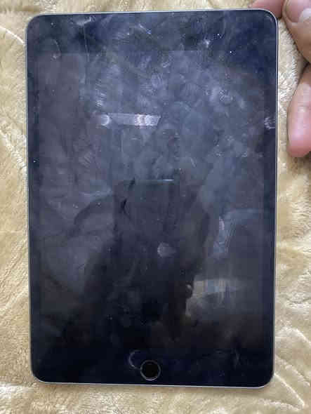 ايباد مني 5 ذاكره 64 للبيع ب 225 مكاني ديوانيه حي العسكري شارع 30 رقمي ***********
