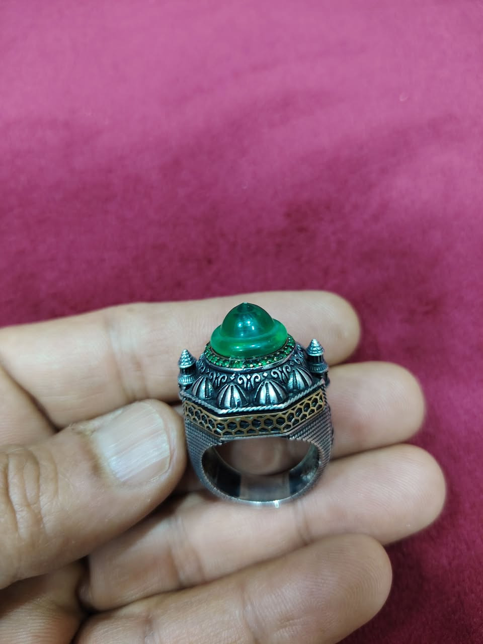 خاتم فضة 💍و الحجر للجمالية فقط 
بغداد المشتل 
واتساب***********

