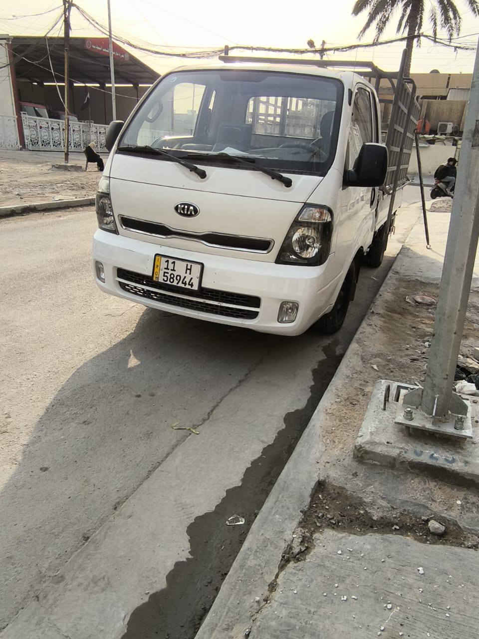 السلام عليكم للبيع كيا بنكو 2700 موديل 2018 السيارة خير من الله ادامة جديدة شاملة تجفيت جديد مجفتة بيهة بس البنيد مبدل ورقم الشاصي اكو ارقام مو واضحة السعر 110 بيهة مجال بسيط السيارة بغداد جسر ديالى الكرغولية للاستفسار ***********
