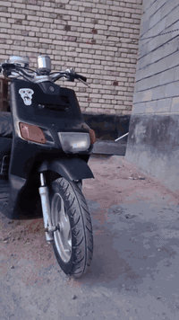 سلام عليكم دراجه بيكم للبيع دراجه خير من الله مكينه كهربائيات شغاله كفرات شركه بعدهن الدراجه مناقصه شي فقط سلف يرادله اشاير خلفي امامي بكلايت خلفي الدراجه سعره 400 وبيه مجال حك الجيه متواجد واتساب ***********
