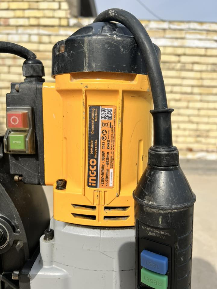 دريل كور استعمال قليل على شرط وفحص  مع الماحقات السعر 300 الف
عنوان نجف رقم موبايل ***********
