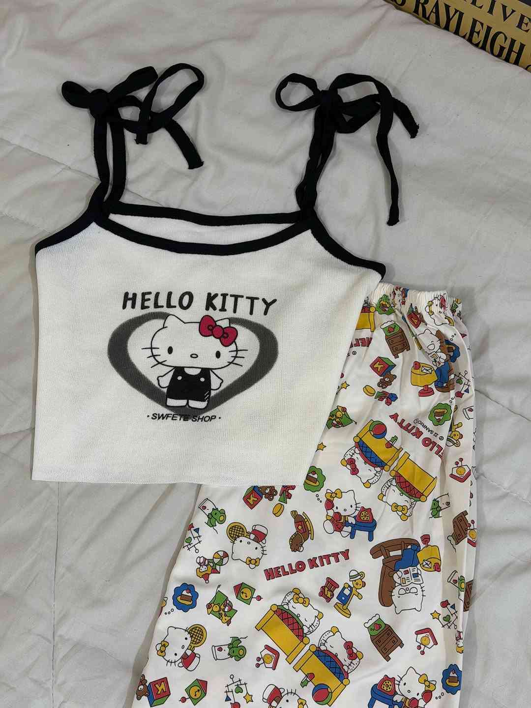 ⁨	طقم هيلوكيتي💗
18 الف⁩


**إذا كنت صاحب هذا الإعلان وتريد حذفه لأي سبب، رجاءا أرسل رسالة إلى الدعم الفني**