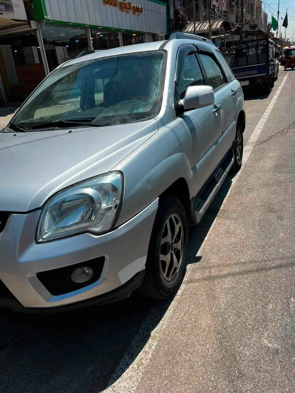 سبورتج خليجي 9 محرك  دوش رقم بغداد انكليزي جديد سنوية جديدة  محرك وكير مكفولات من تبخير وتنقيص 
كهربائيات مكفولات.تبريد تدفئة سنتر لوك.. 
تخم تايرات جديدة قبل يومين شديتهن جدد فيت بم جديد وادامة جديدات
مواصفاتها فتحة شاشة كار بلي 
بيها صبغ جهتين فقط اثر جراد بنيد و قمارة و جنطة كفالة
سعرها 95 وبيها مجال 
مكاني بغداد 
***********
.
