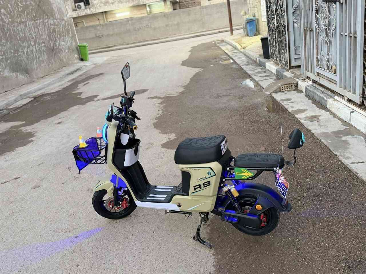 السلام عليكم دراجه شحن للبيع فول موصفات 
السعر كلش رخيص 
مكان زعفرانيه 
رقم الهاتف (***********)
