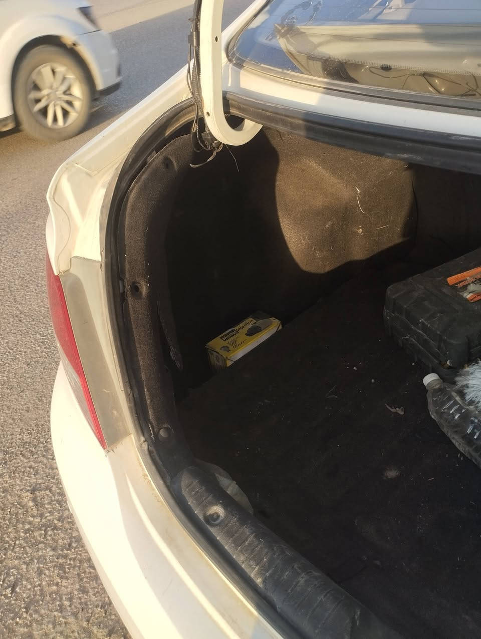 اكسنت ٢٠١٦ 
لون ابيض خليجي مكينه كير محرك مكفولات
٣ قطع صبغ اثر مالاتصال على الرقم ***********شخوط 
رقم بغداد
