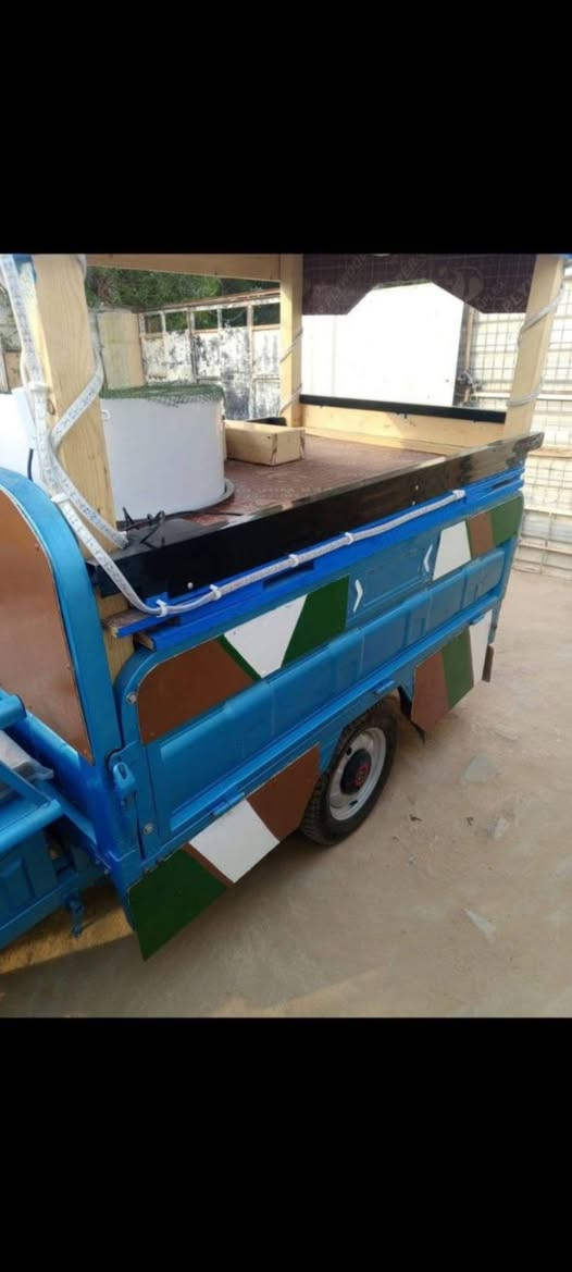 للبيع ستوته شعر بنات  موديل 25 شحن مكينة الشعربنات ارقى نوعيه بيها ضمان ام الفحمات انسه العطل مولده جديده مشتغله فتره قليله هيه كلها مسكمه جديد بطاريات الستوته مبدله اكبر موضح بالصور اي استفسار على الرقم *********** المكان النجف
