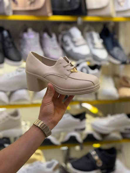 لأنكِ تستحقين التميّز... جميع انواع لاحذيه والبوتات🩸☀ 
يجمع بين متانة الجودة ونعومة الملمس، 
مصمم خصيصًا ليرافق أناقتك في كل مناسبة."
​"اخطفي الأنظار بكل ثقة! 
حجز وتساب ***********
رابط قناة وات ساب 
https://whatsapp.com/channel/0029VavixHs7IUYPcU4ohM1B
توصيل لجميع المحافظات 

        __________________________ الشطره
