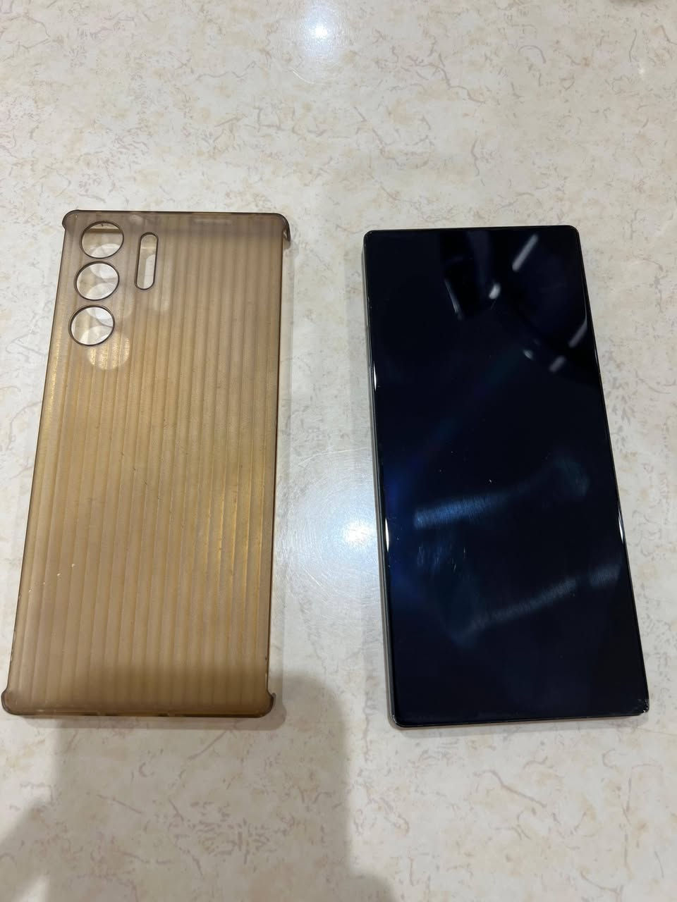 سلام عليكم
ريد ماجيك 10 برو 

ذكره 256

نضيف مع كارتونه وشاحنه لاصليه

بي فطر قليل بشاشه بس ما مئثر عليه

اسعر 550 الف بي مجال بصيط
اتواصل ***********
