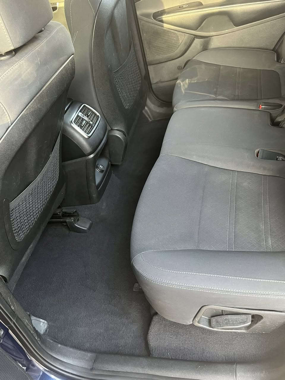 سلام عليكم سورنتو موديل 19 أمريكي حادثهه چاملغ وبنيد بدون دواخل كفاله گير ومكينه فول من عدى الفتحه المكينه 2400 5 راكب تبريد قطعتين ماشية 58 ك حقيقي بسمي شخصياً رقم الهاتف *********** واتساب
