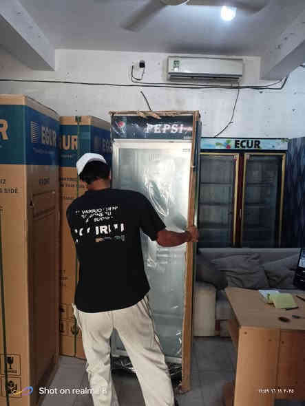 👋 مرحباً متابعينا الكرام ... يقدم لكم
📍.. مجمع بركات المصطفى 

✨ عارضة تبريد عمودي نوع ايكور
سعة 22 قدم احدث موديل اصدار 25

🔸 المواصفات:
 • منظم حرارة رقمي (Digital Thermostat)
 • رف إضافي لتخزين أكثر.. العدد 6 رف.. 
 • إضاءة LED داخلية أنيقة
 • هيكل ألمنيوم قوي مع باب زجاجي فاخر
 • قاعدة وملصق مضيء Canopy Sticker
 • تبريد قوي وثابت يحافظ على المنتجات

🧊 السعة: 22 قدم
⚙️ الضمان: سنتان شامل الصيانة
📍 الموقع: ناصرية مدينة الصدر شارع المضخة 
***********
سعر
خاص لاصحاب الكميات 

💥 السعر مناسب جداً والعروض محدودة – لا تفوت الفرصة
