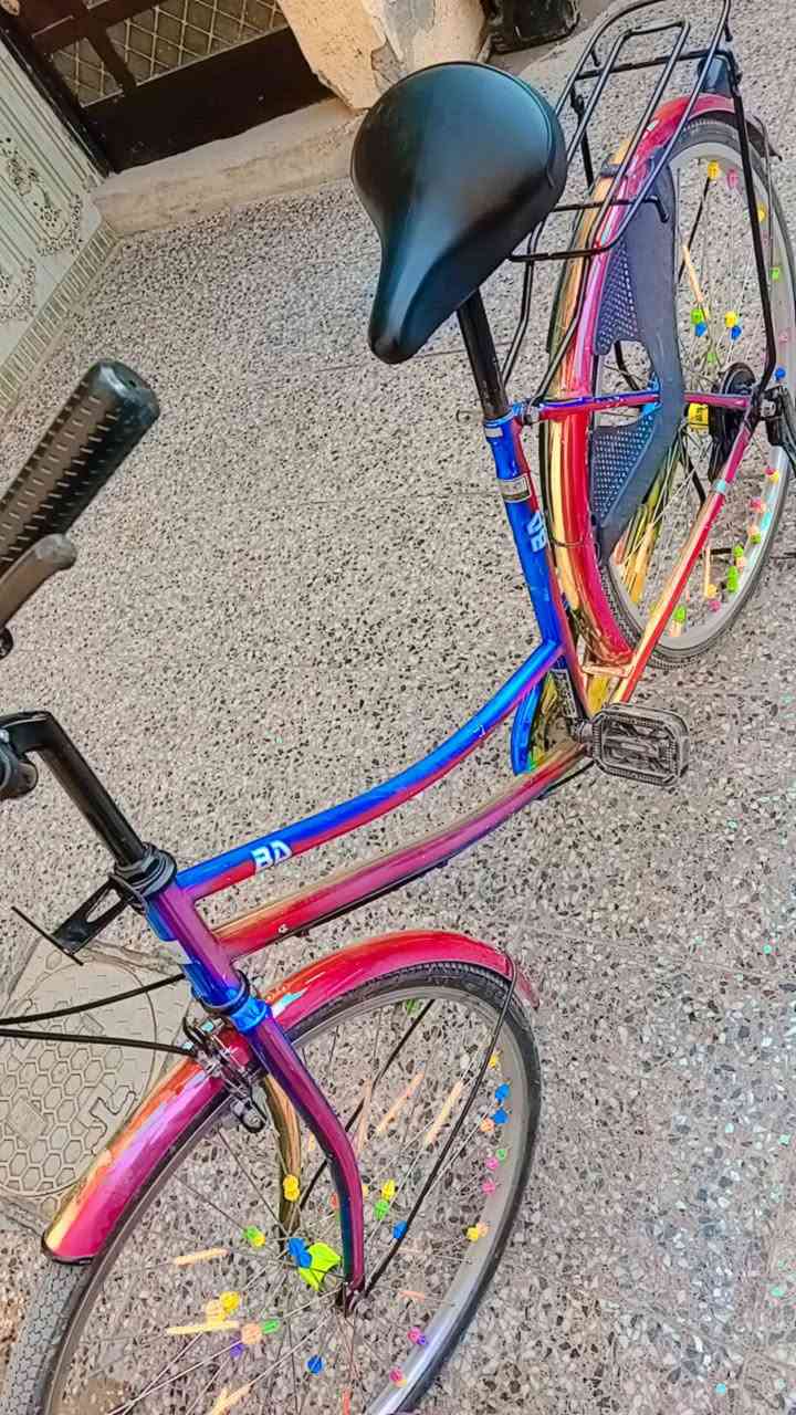 السلام عليكم بايسكل للبيع حجم 26 7 الوان ياباني اصلي السعر 115 وبي مجال مكاني بغداد الكمالية *********** بي واتساب
