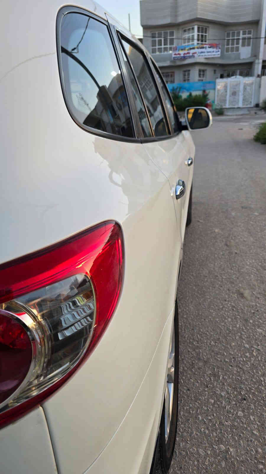 الوحش الكوري ✈️✈️
سنتافيا وارد خليجي .
الموديل--  2012
اللون -- ابيص غير محدد 
سعة المحرك -- 6 سلندر --3500
عدد الركاب -- ٧ راكب 
المواصفات -
- مري شفط +اشاره 
- تبريد ٣ قطع+ تحكم يدوي
- تحكم استيرن جه واحده 
- ثلاجه جكمجه 
- دبل حافضه 
- جرص ١٢٠ 
- 5 ويل كب 
- سنويه سنة ٢٩
ملاحضه السياره بيه باب السايق فقط صبغ والدعاميات جديد وصبغ 
السياره مثل مابالصور 
السياره تخم تاير جديد وباتري وادامه منضومه بانزين 
السياره ب اسمي 
رقم وهزة جديد اقل سنه
السعر ١٦٣ بيه مجال 
مراوس حسب القناعة 
كلشي موجود بالشارع 
الله يرزق الجميع 
السونار مرفق بالصور
*********** للاتصال  *********** واتساب
