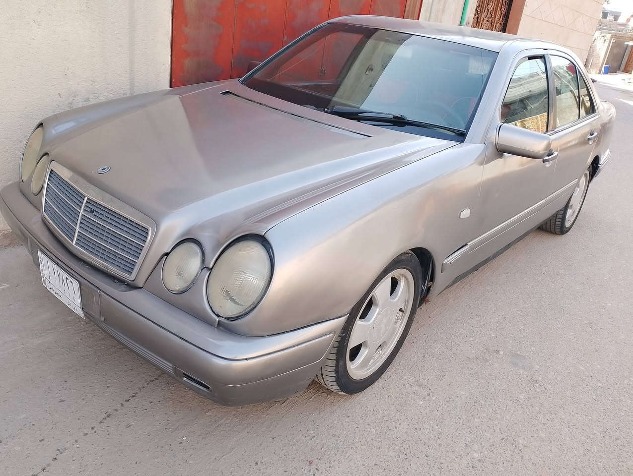 مرسيدس موديل 1996 مكينه وكير مكفولت فيفيتي مكفول من لضرب بيها صبغ عام مكانها بصره سعر قفل 35.   ***********
