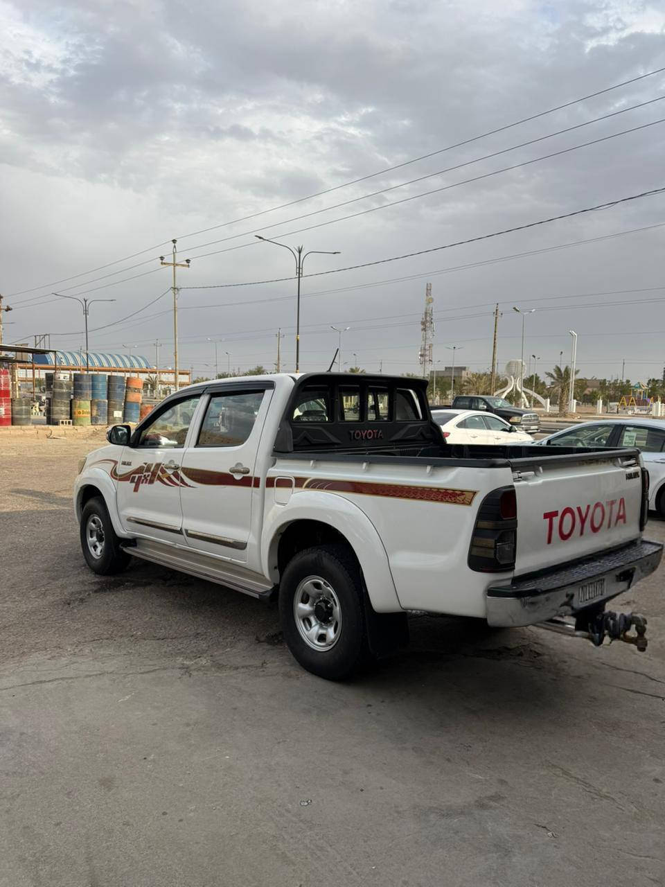 سلام عليكم بيكم فلاونزة فورويل موديل 2013 سنوية ل27 رقم بصرة سيارة جهازة العنوان البصرة رقم الموبايل *********** السعر 165 وبيه مجال قليل
