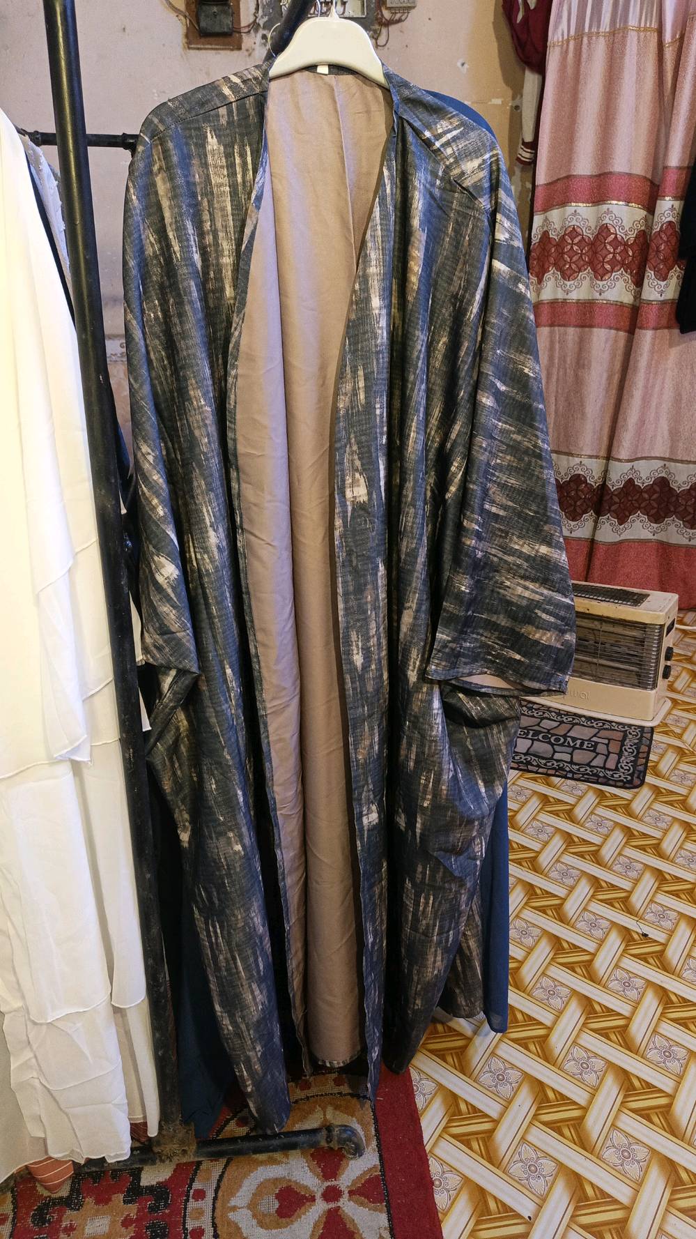 بشت خليجي درجة أولى كل قياس بي
العنوان البصره الهارثه دور معمل وارق قرب قرطس حيدر الكرار 
يوجد توصيل لجميع المحافظات العراق 🇮🇶5الف التوصيل 