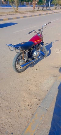 دراجه للبيع نضيفه شاصي  ومكينه نامه السعر ٣٠٠وبيه مجال 07859107712