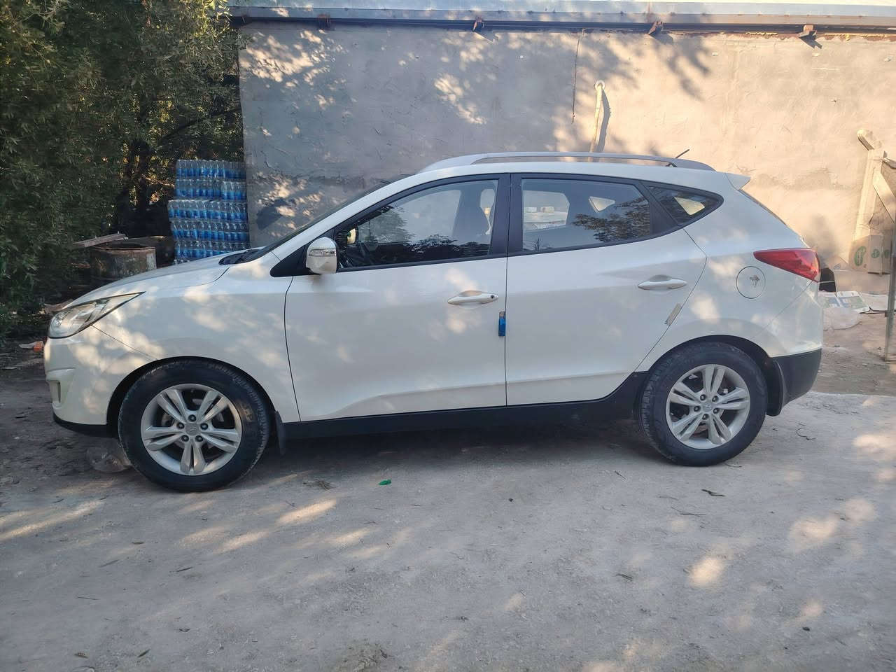 السلام عليكم
توسان مديل ١١ مكفوله كفاله عامه  عدا بارد بالدور مال الجاملغ الخلفي جهه الراكب كير ومكينه ما مفتوحات عنوانها بابل الحمزه الغربي السعر ١٤٣$ وبيها مجال بسيط
وترهم مراوس
***********  اتصال أو واتساب
