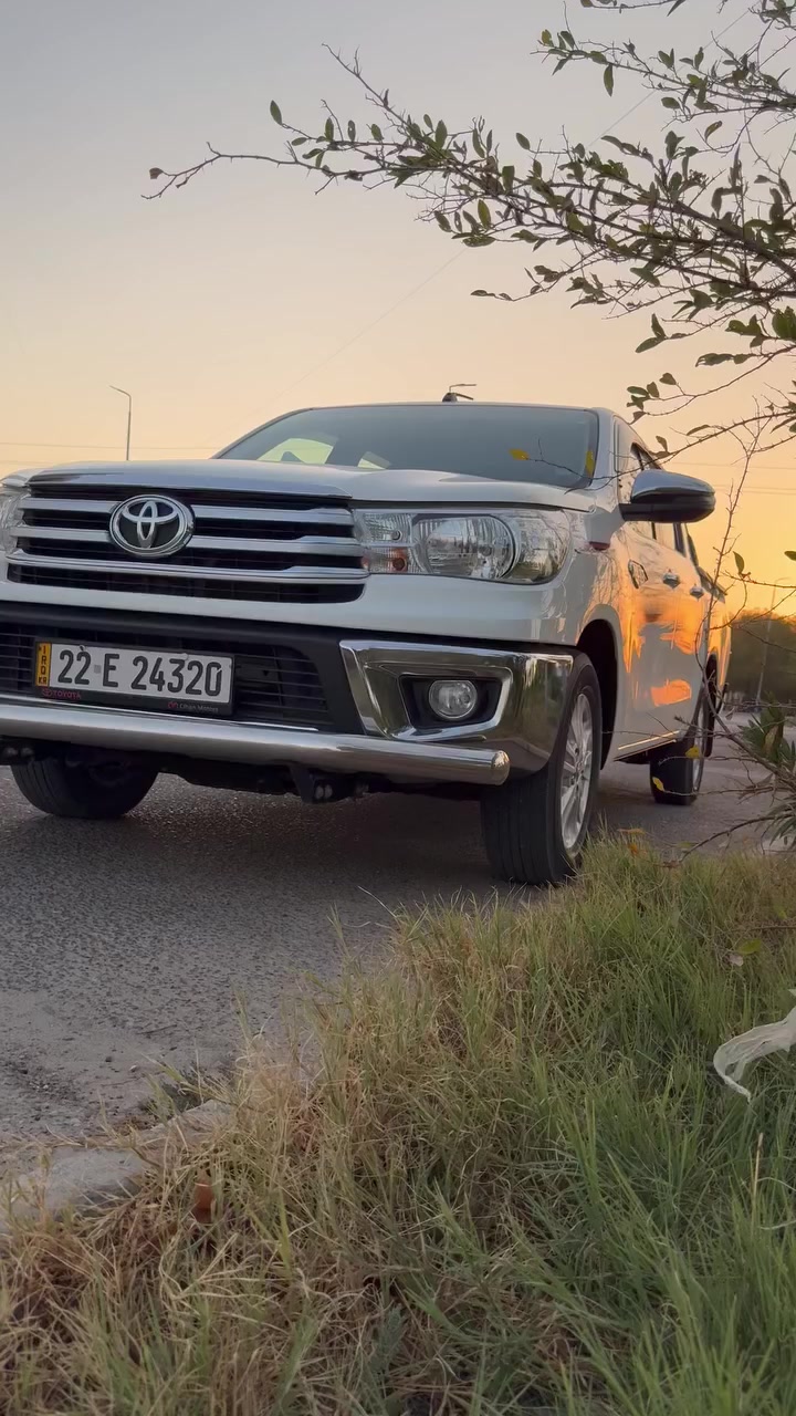 سلام عليكم عندي سياره البيع بيكم هايلوكس موديل2023  رقم اربيل تحويل  مباشر سياره ساز فول  موصفات  وتماتيك مكفول كفاله عامه بيه بارد بصيط مشر عليه بل صوره  السعر 275 وبيه مجال المكان البصره الهارثه رقم الهاتف ***********
