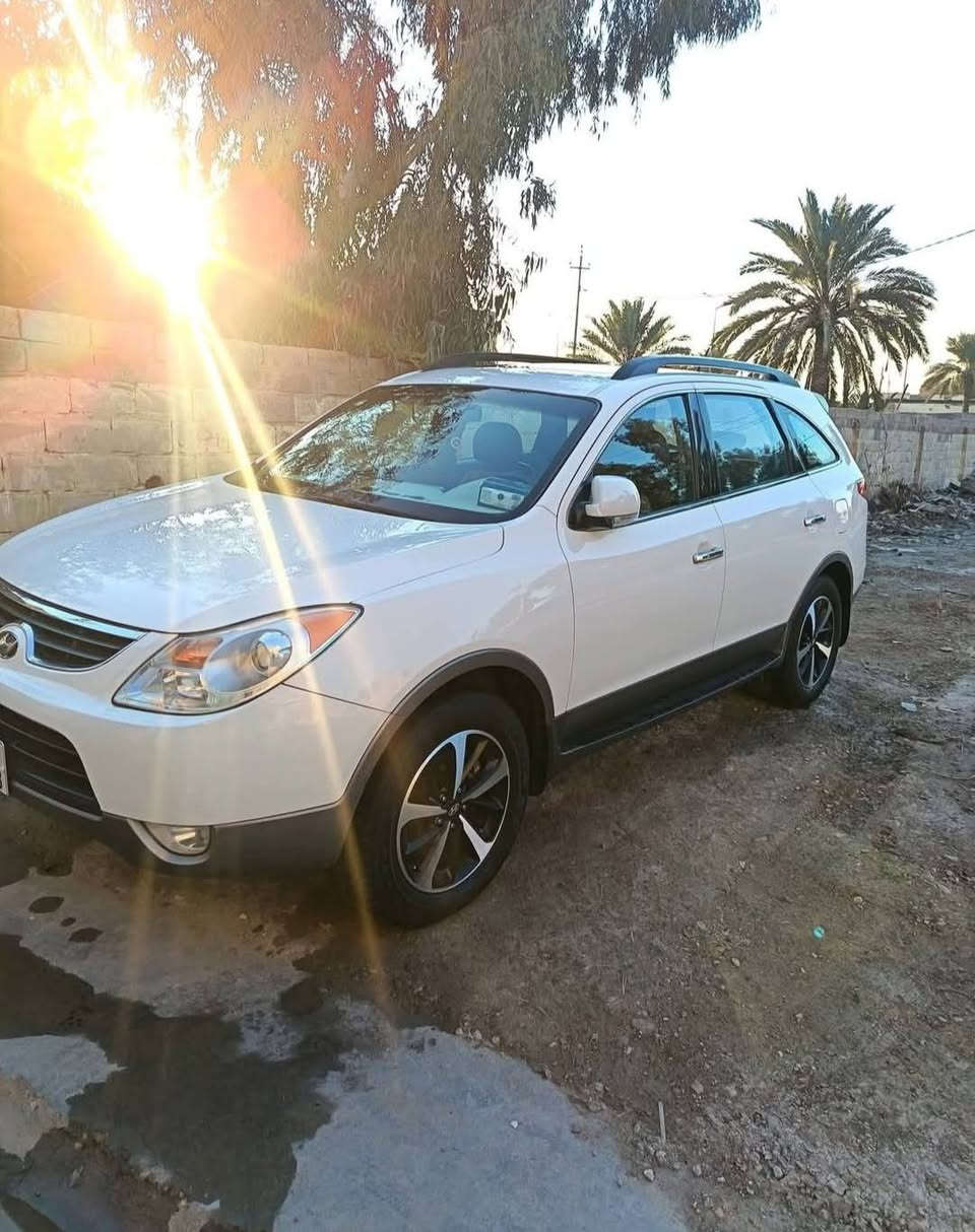 سلام عليكم
فيراكروز 2011 خليجي فول مواصفات اعلى مواصفات ب فيراكروز ماشيه 175 حقيقي رقم إنكليزي جديد. مكفولة 

 -فتحة  
-كشنات جلد جوزي
- كشنات تحكم كهرباء 
-٧راكب ٦قطع تبريد 
-حساسات خلفية 
- إشارة ب المري 
_مري شفط 
- ثلاث قطع تبريد 
 تحكمات ستيرن
- مثبت سرعة 
- لايت زينون كامل
- خزن ميموري للكشنات 
- محرك 6 سلندر مكفول جديد 
 دواخل كلها صاج 
- تفتح عند الاقتراب 
 مكاني واسط نعمانيه 
للاستفسار ***********
