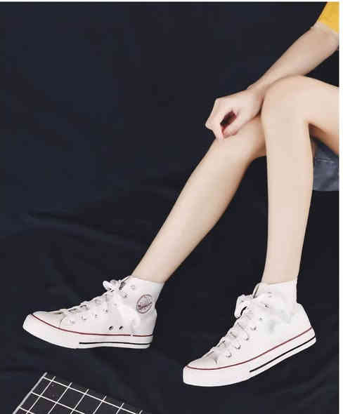 سلام عليكم احذيه ولادي بناتي بضاعه كوريه اصليه مو صيني وشرط الضمان يوجد توصيل داخل حي العامل والمناطق المجاوره للحجز راسلونا على الوتساب ***********
