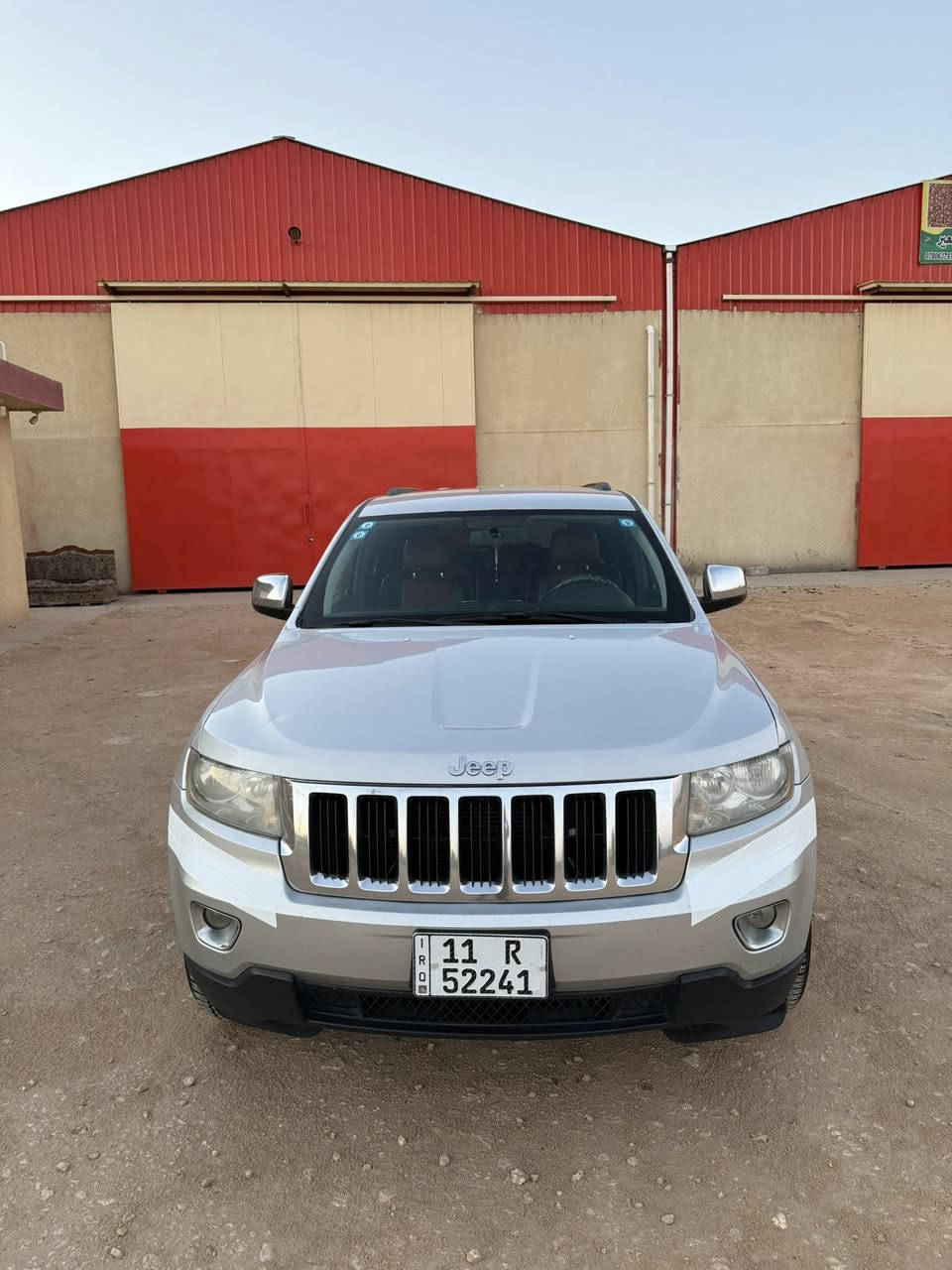 جيب 2012 وارد امريكي كلين تايتل 
كفاله عامةمن البارد والصبغ والفتح والتبديل 
ماشيه 111 
مكينه 3.600
مناقصة كلشي السيارة تخم تاير حداديه جديد 
رقم بغداد بسمي 
مكان السيارة بابل الجزائر 
هـ ‭0783 863 5978‬
