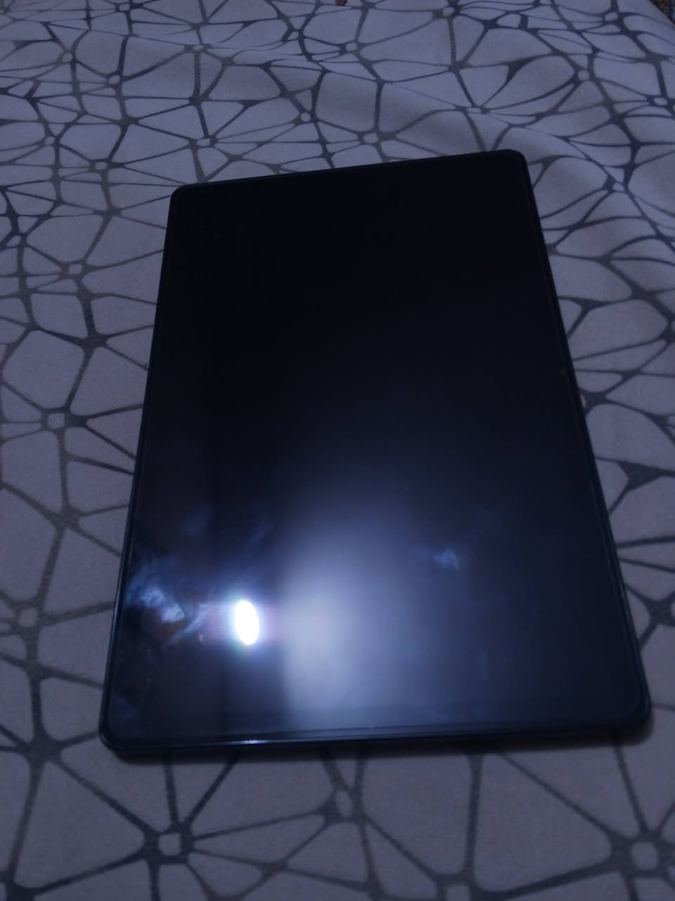 السلام عليكم ورحمة الله ايباد هونرA8الجهاز جديد مال بيت ذاكره128 بطاريه5000ميصرف نهائين الجهاز أخو الجديد اشتريته 225عارضه ب160مكان بغداد الشعب شارع الصحه متواجد واتساب فقط الرقم***********
