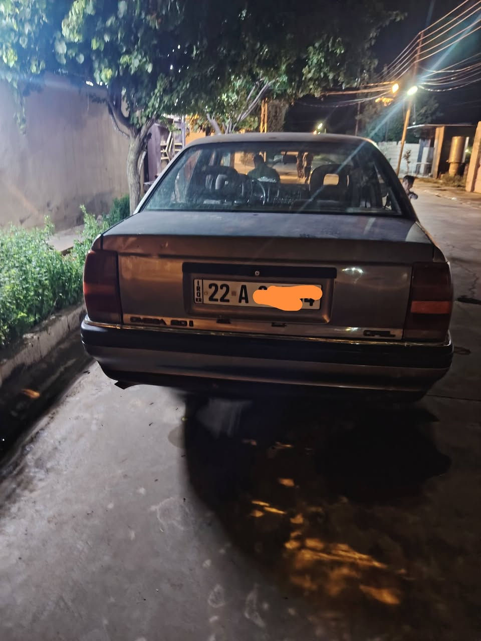 سياره اوبل اوميكا موديل 1992 سياره نضيف ويل كروم محرك بيها صوت جعوب ***********
